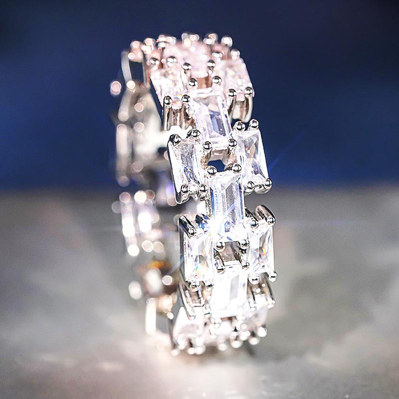 Huitan New Trendy Wedding Rings for Women Crystal Rectangular Cubic Zirconia Design Engagement Band Accessories Fashion