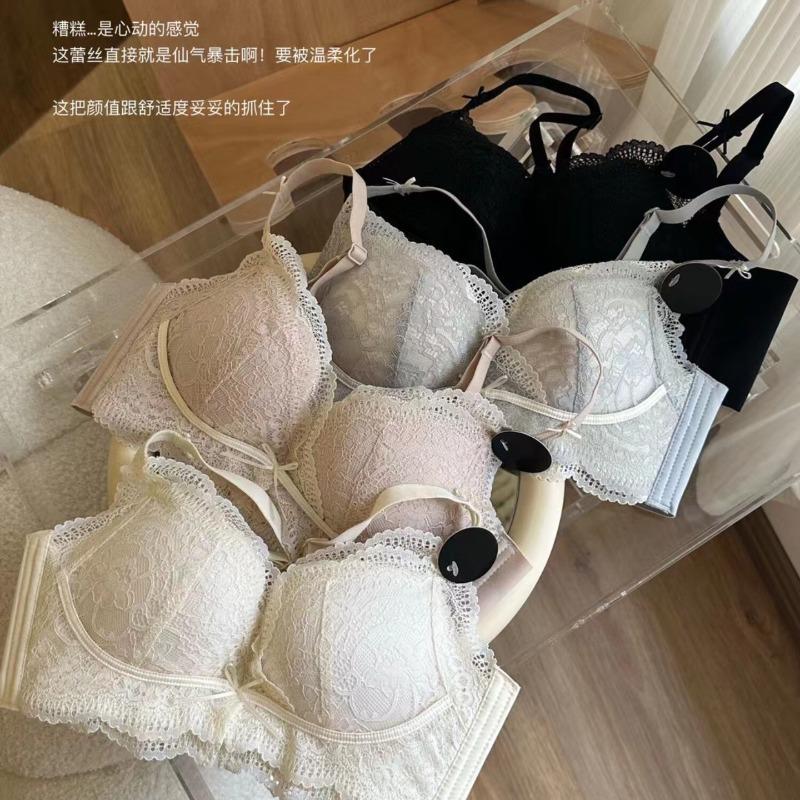 Underwear women's small breasts gather and show a large thickened cup, close the breasts, anti-sagging adjustment type sexy bra cover
