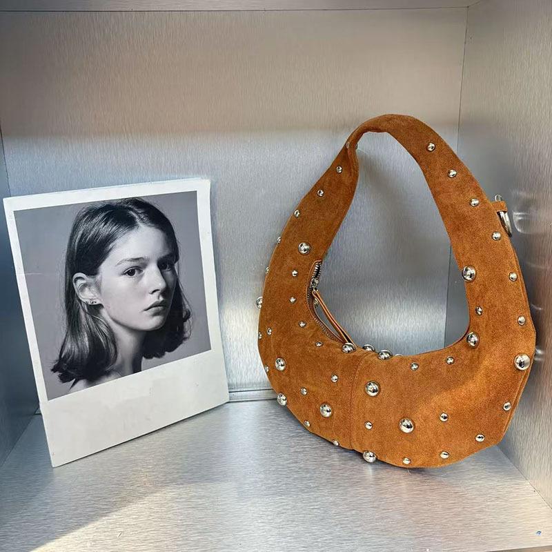 

Vintage Rivet Faux Suede Halfmoon Women Shoulder Bags Designer Punk Lady Handbags Luxury Pu Leather Underarm Bag Small Purse2025