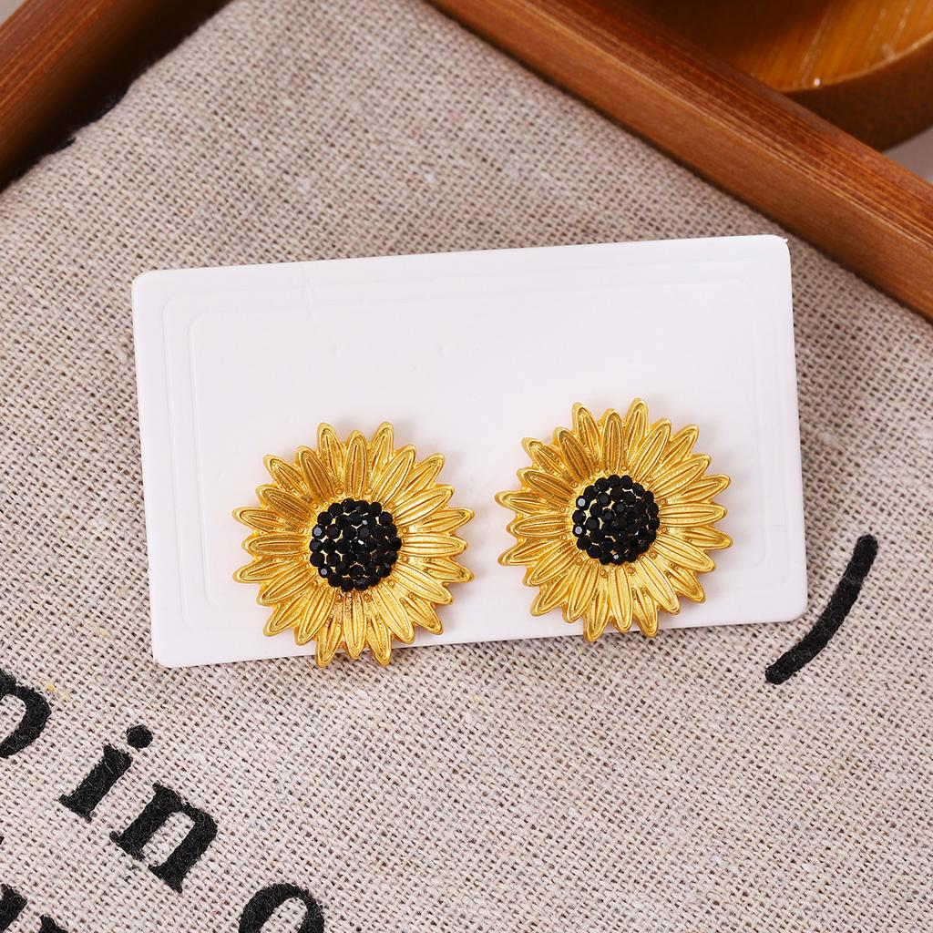 Minimalist Design Zircon Earrings with Sunflower Charm, Vintage and Retro Style for Women