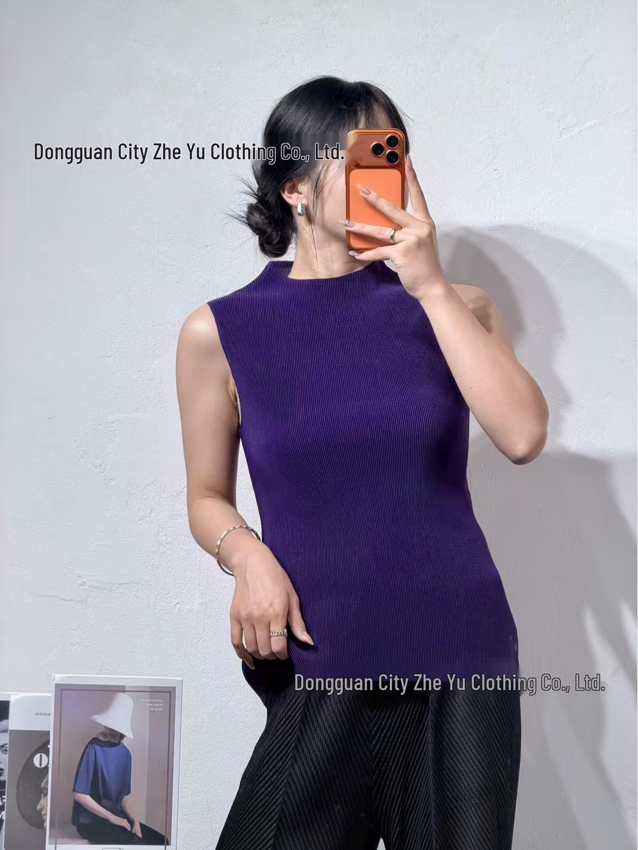 Miyake Versatile Half-High Collar Vest One Size фиолетовый