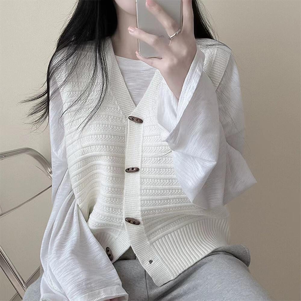 Podzimní korejská móda Pletená Retro vesta Ženy Nový design Volný All Match Svetr Bez rukávů Vesta Estetický roh Knoflík Vintage Cardigan