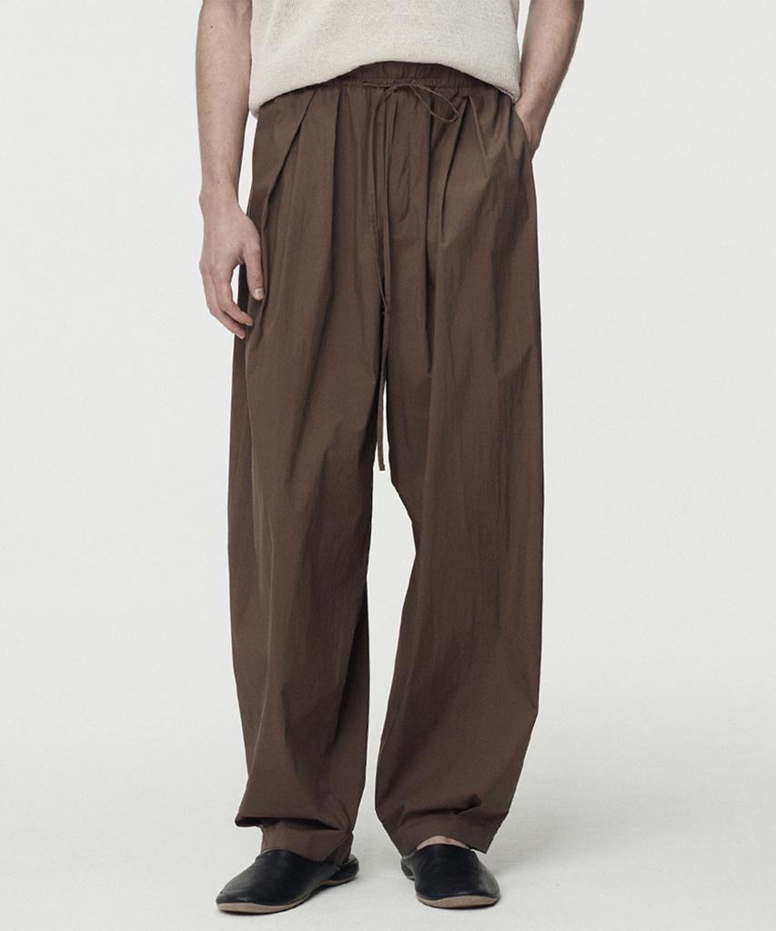 UMARMUNG Lightweight Cotton Oval Silhouette Pants_Chocolate