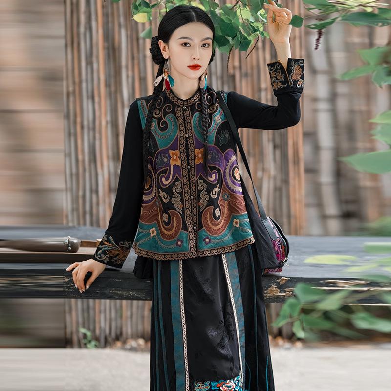 Women's Ethnic Style Embroidered Floral Vest - Chinese Retro Cardigan