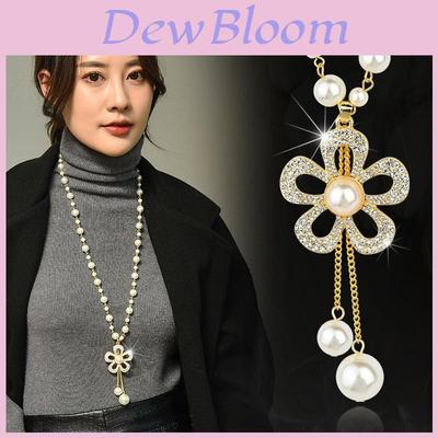 Pearl Fivepetal Flower Pendant Necklace With Long Chain For Women Autumn Fashion Accessory