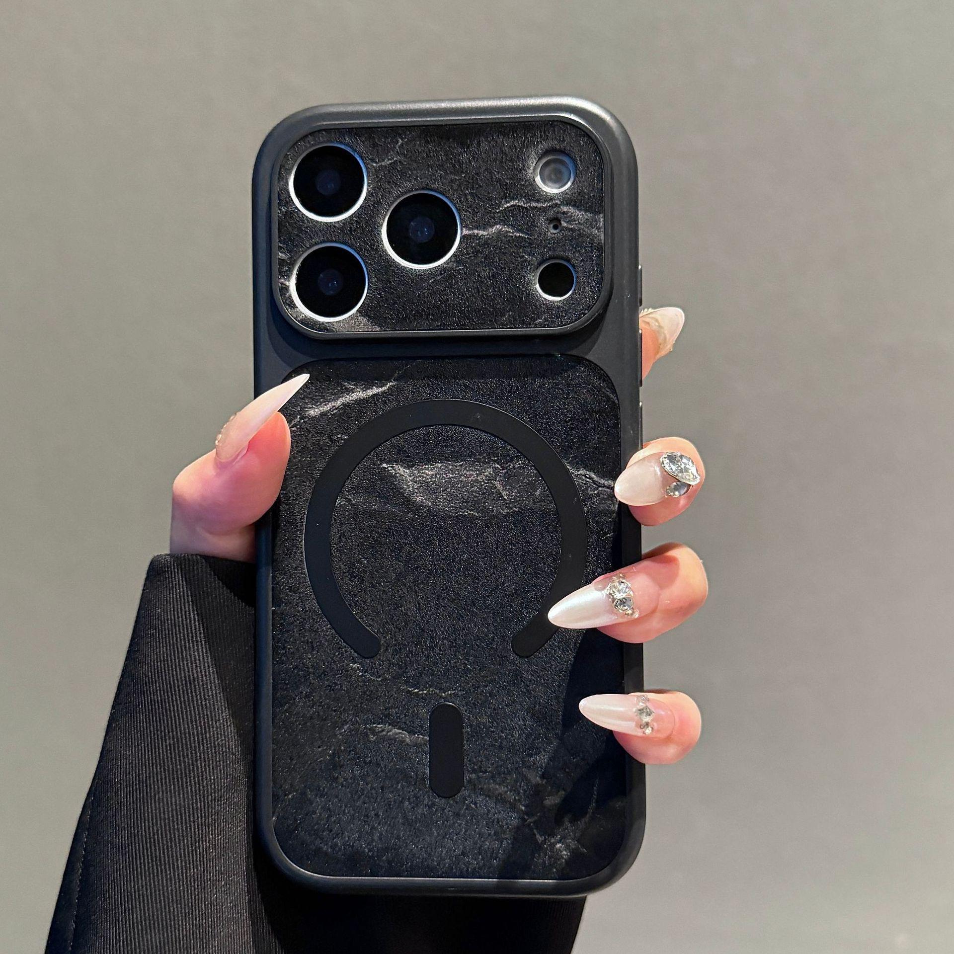 

Magnetic Snow Mountain Velvet Case for iPhone 17 Pro Max - Full Protection with Large Window. iPhone 14 Pro Max чёрный