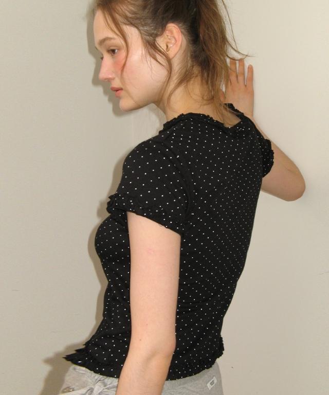 RONRON Neck Ruffle Short Sleeve T Shirt Black Dot