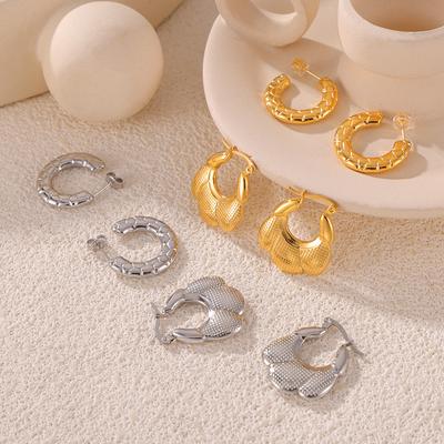 New Hollow Elegant Stone Pattern Ear Buckle Cold Wind Fashion Temperament Flower Earrings Wind Titanium Steel Earrings