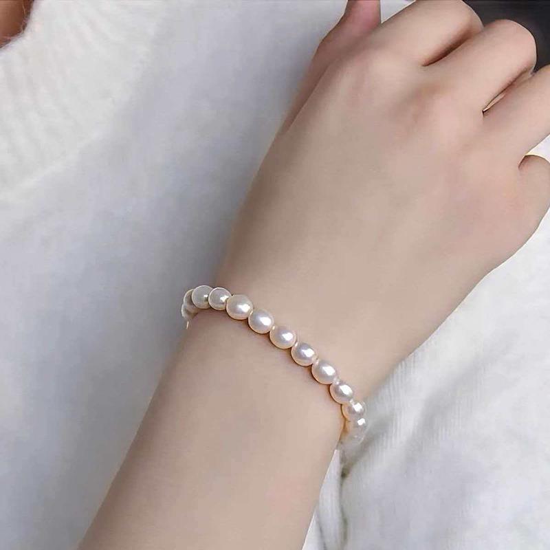 Aurora Freshwater Pearl Bracelet: Rice-Shaped Beads, Versatile Women's Hand Jewelry