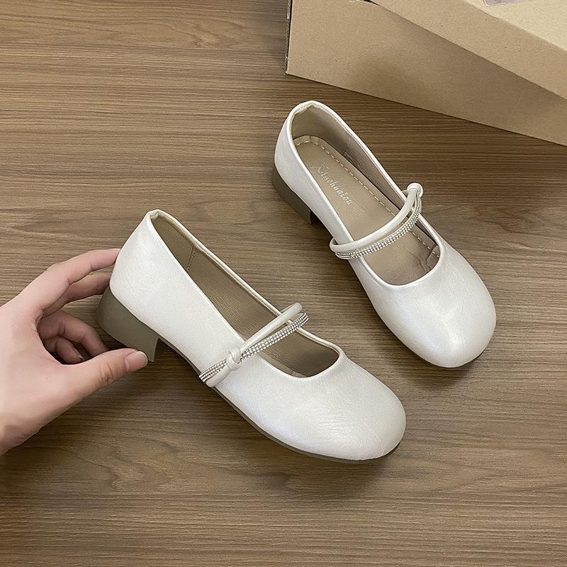French evening breeze silver Mary Jane shoes women's 2025 summer new models with skirts, small leather shoes, thick heel, beautiful single shoes