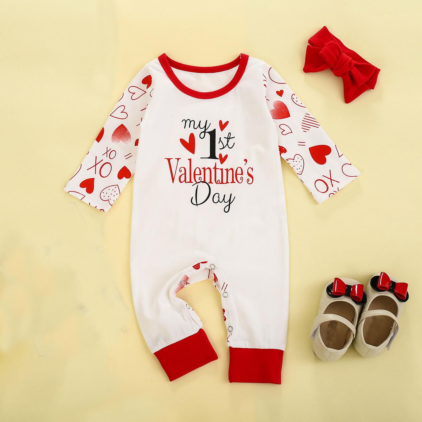 

Комбинезон Love с длинными рукавами и головным убором ко Дню святого Валентина