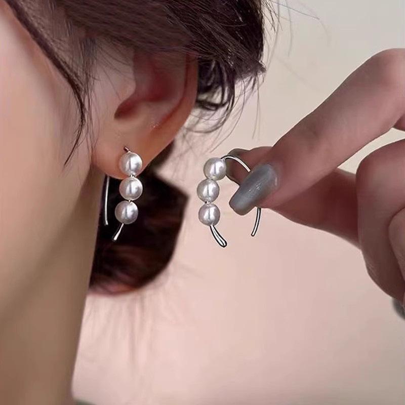 Exquisite Pearl Hook Earrings: Elegant & Versatile Design for Women