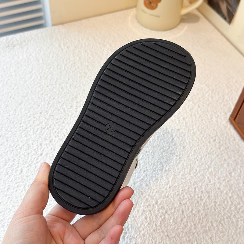 Dziecięce sandały high top dla dziewczynek 2025 lato nowe sandały rzymskie plażowe dla malucha antypoślizgowe wszechstronne szykowne wygodne fajne sandały gladiator