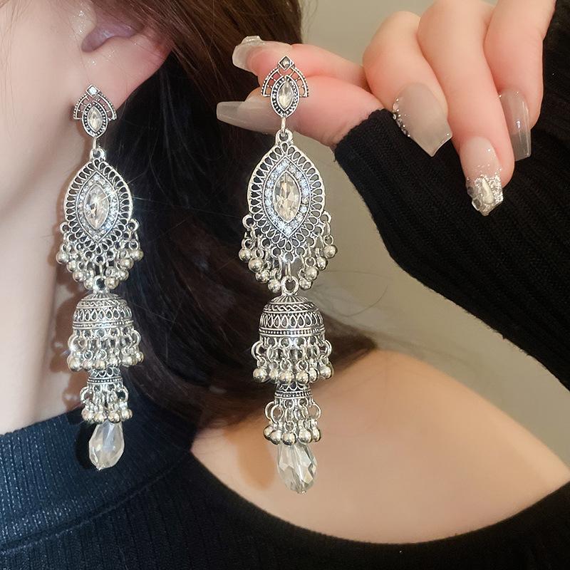 Retro Ethnic Bell Tassel Earrings: Exquisite, Fashionable Dangle Design with Light Luxury Appeal.