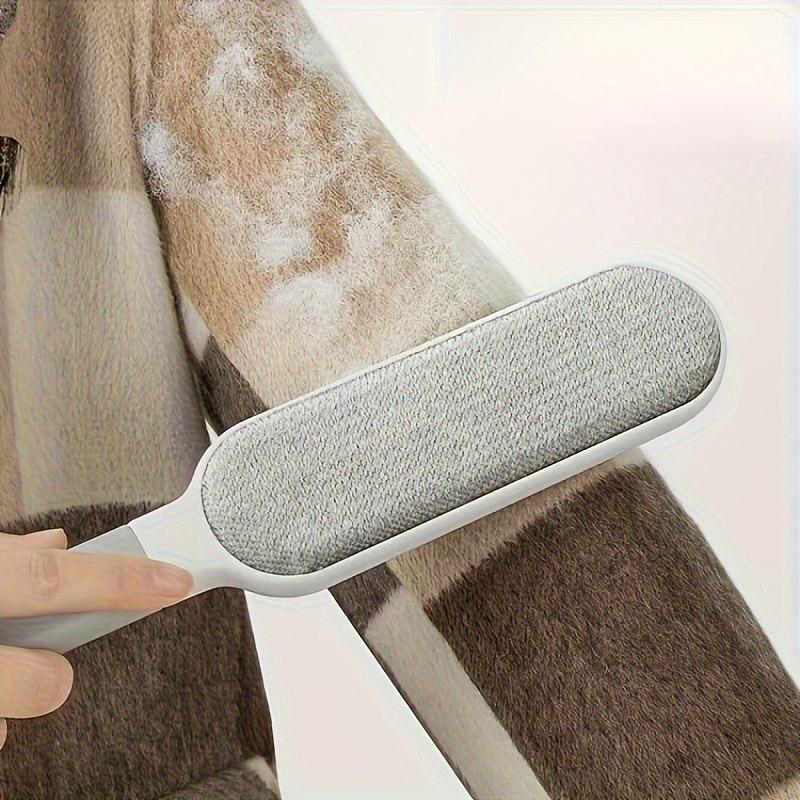 Pet hair sticker dust brush Manual static detachable brush suitable for clothing, sofas bedding products Pet hair cleaning brush