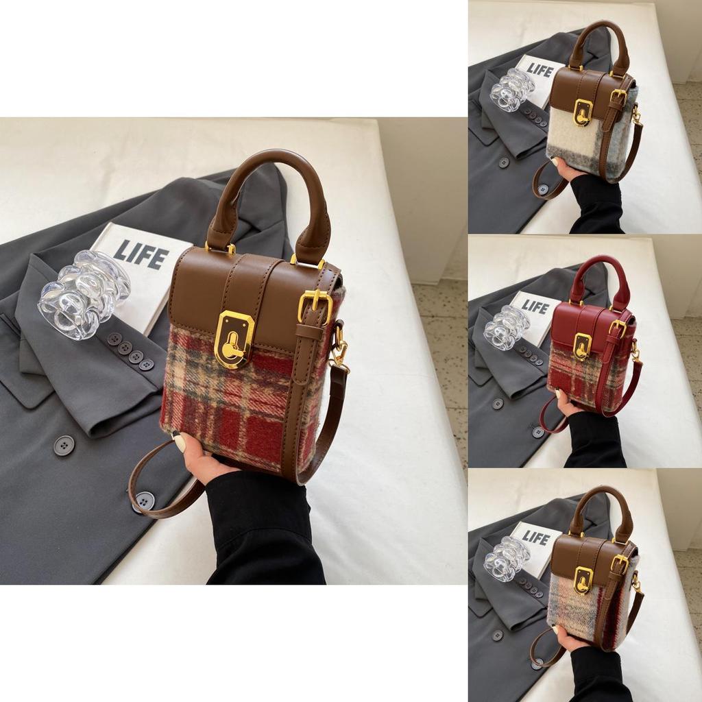 Retro Fashion Female Handbag 2023 New Autumn Winter Plaid Bag High-end Atmosphere Shoulder Bag