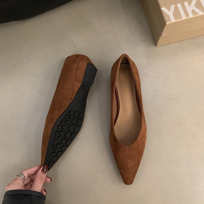 Elegante Wedge Dames Lage Hakken 2026 Nieuwe Puntige Neus Kantoorschoenen Vrouwelijke Metalen Gesp Lage Pumps Mode Feestjurk Schoenen