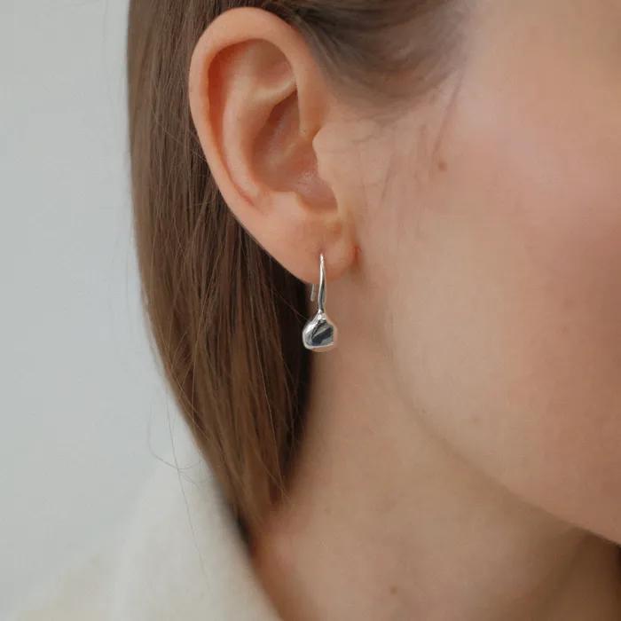 Pearl Earring / Silver