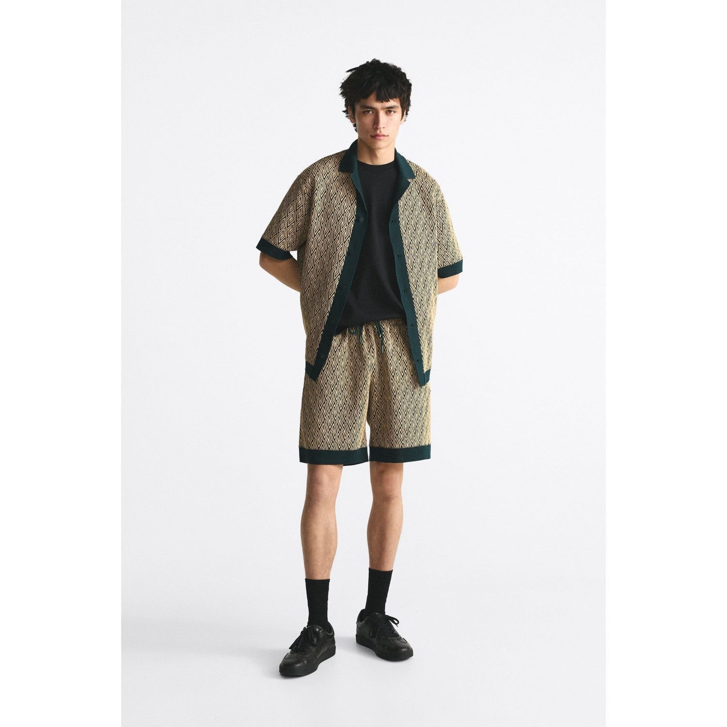 

JACQUARD KNIT BERMUDA SHORTS
