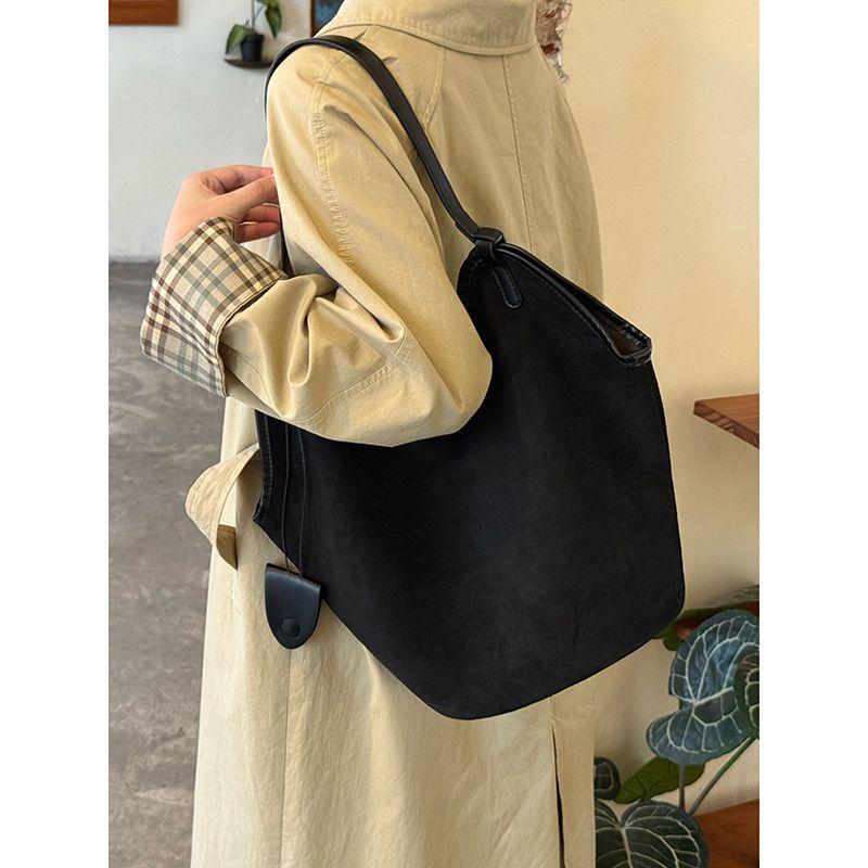 Koreanische Version Retro Wildleder Eimerbeutel mit großem Fassungsvermögen neue Entspannung Schultertasche Nische vielseitige Pendler Tragetasche