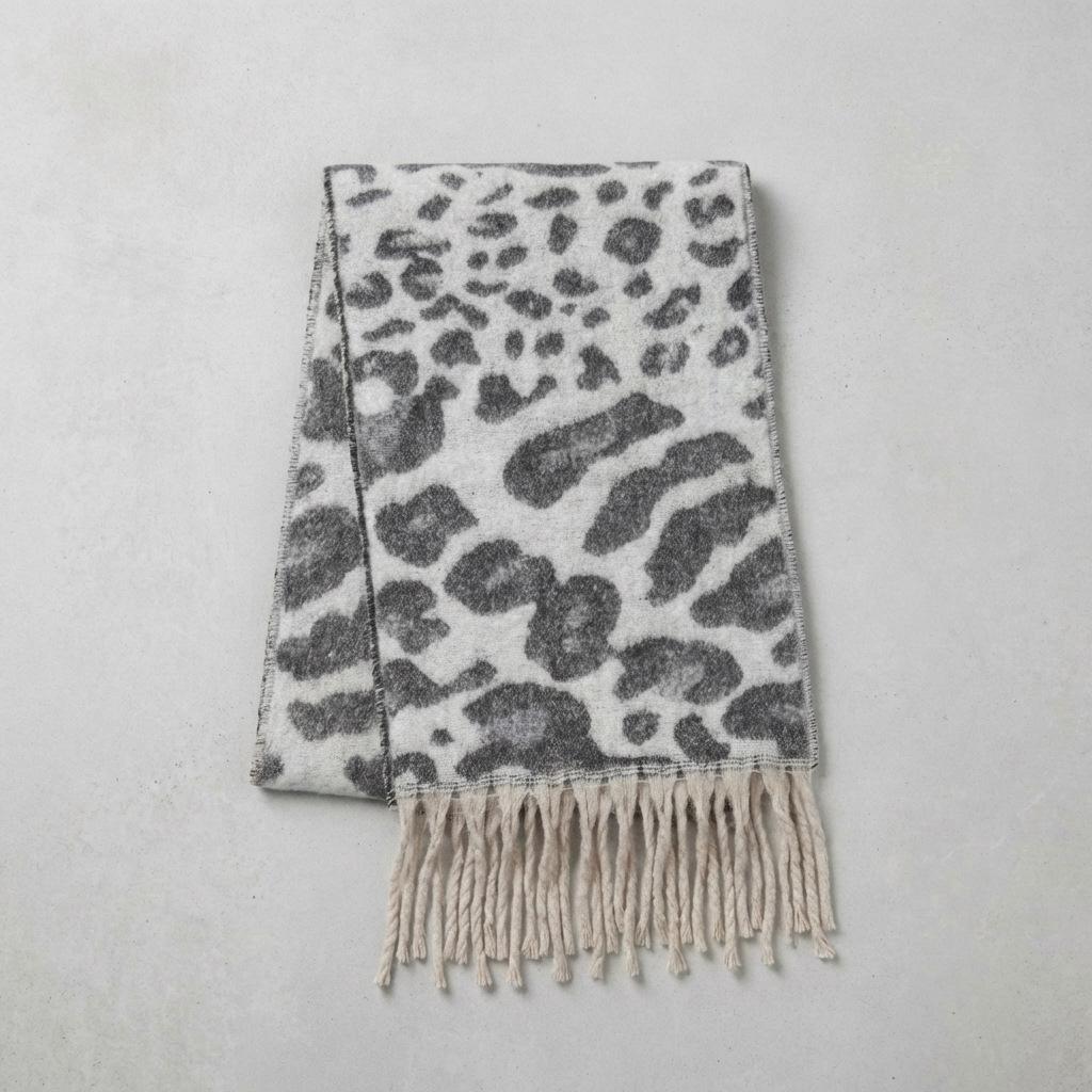 Scarf for Women 2026 Spring and Autumn Vintage Leopard Print Imitation Cashmere Tassel Warm and Fashionable Versatile Scarf