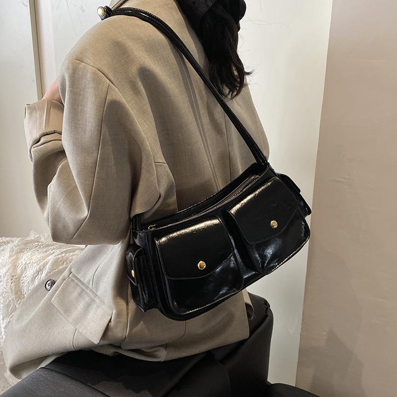 Niche High-End Sense Multi-Pocket Locomotive Bag Temperament Shoulder Armpit Bag Commuter Messenger Baguette Bag