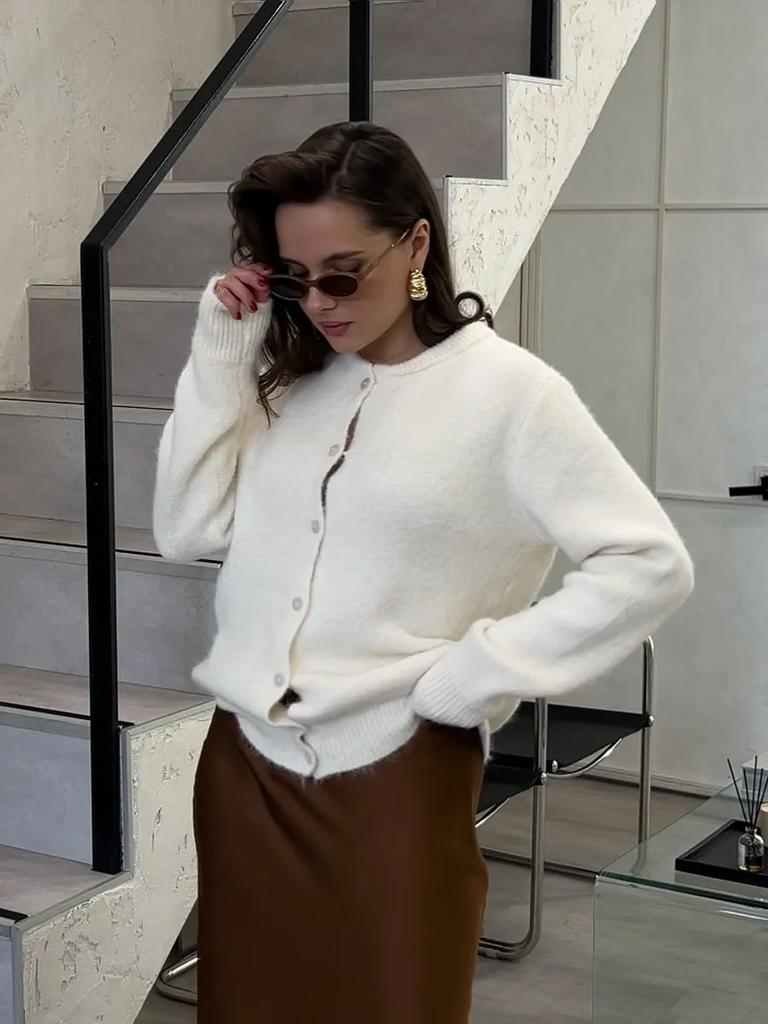 Europe and the United States hot-selling soft knitted cardigan women's 2026 new retro buckle gray sweater jacket ins wind