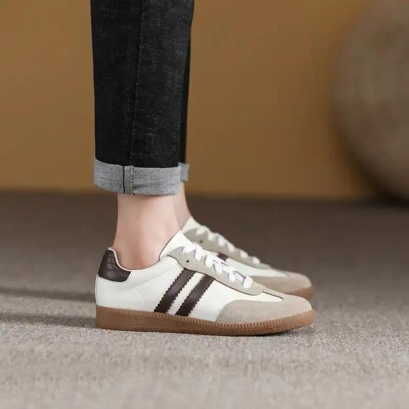 

2025 spring sports shoes flat casual board shoes women s retro classic versatile little white shoes German training shoes 40