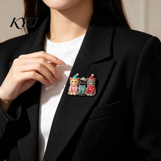 Festive Party Brooch Christmas Three Cat Pin, Men Women Rhinestone Kitten Alloy Lapel Decorative Badge for Clothing Bags Scarves Sweaters Pin