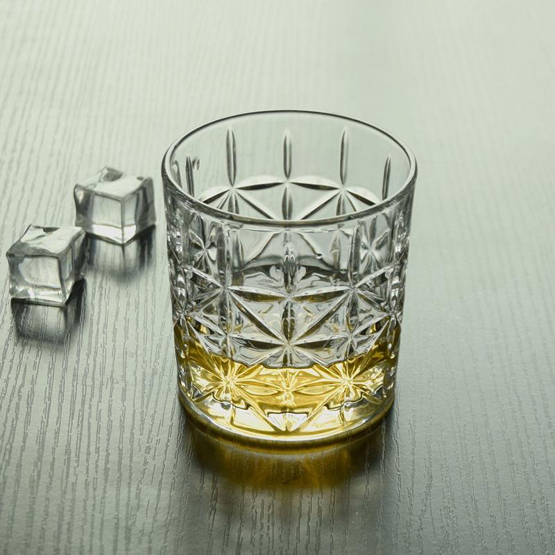 315ml Vzorovaná sklenice na whisky Reliéfní vyřezávaná skleněná sklenice Hrnky na džus a pivo Vintage sklenice na studené nápoje Kávové a čajové sklenice Průhledné nápojové sklo