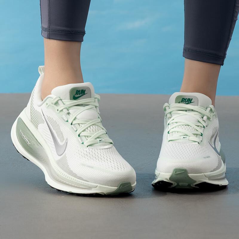 Nike Women s Vomero Neutral Road Running Shoes US W 7