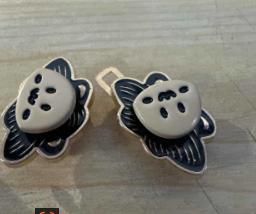 

Cartoon Waist-cinching Button, No-drill Adjustable Tightness Pin One Size чорний