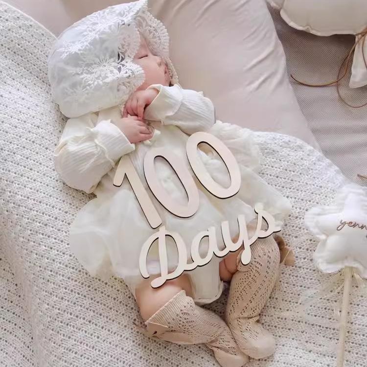Nordic Baby Milestone Wooden Sign: 1st Year, Full Moon, 100 Days Birthday Photo Props