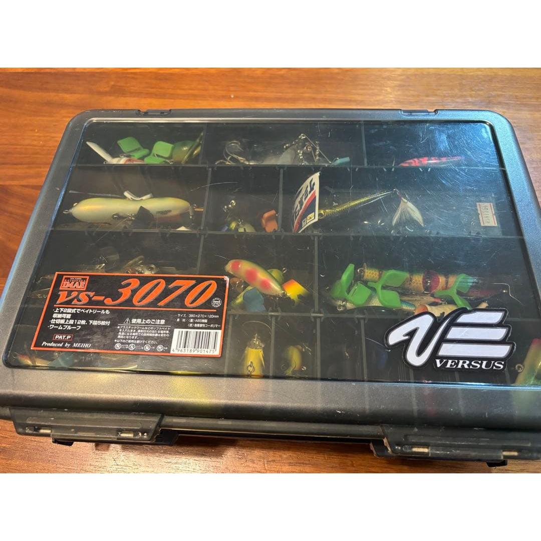 Used Retired from bass fishing Tackle box Lure Used worm set