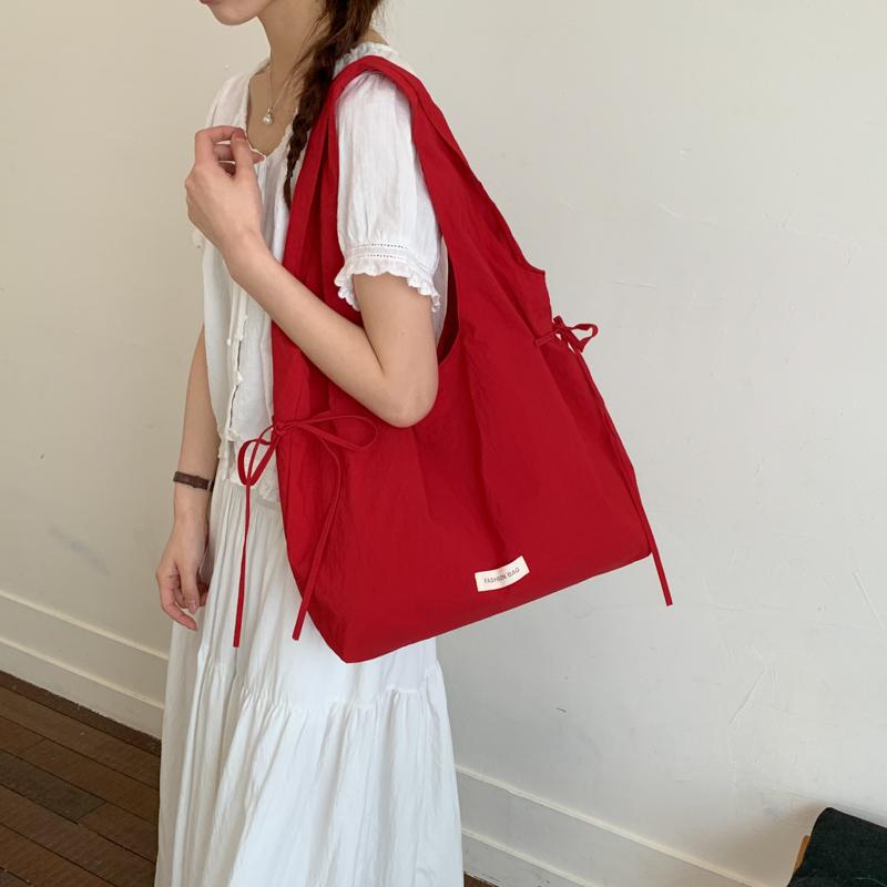 Minimalist Nylon Hobo Bag for Women Casual Everyday Use Large Capacity Shoulder Tote Bag Soft Fabric Fashion Design