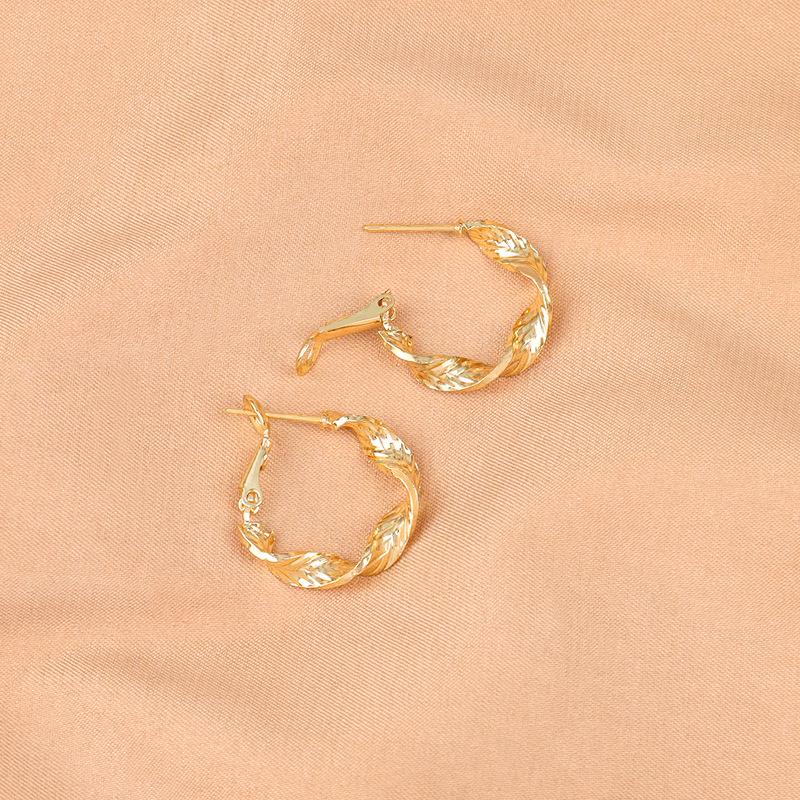 Trendy Retro Chain & Stud Earrings: Minimalist European & American Style Ear Cuffs for Women