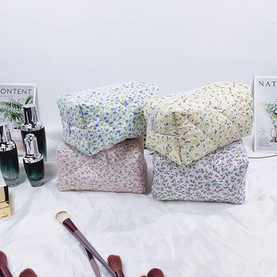 Floral Cosmetic Bag, Small, Fresh and Simple Toilet Bag, Clutch Bag, Portable Storage Bag.
