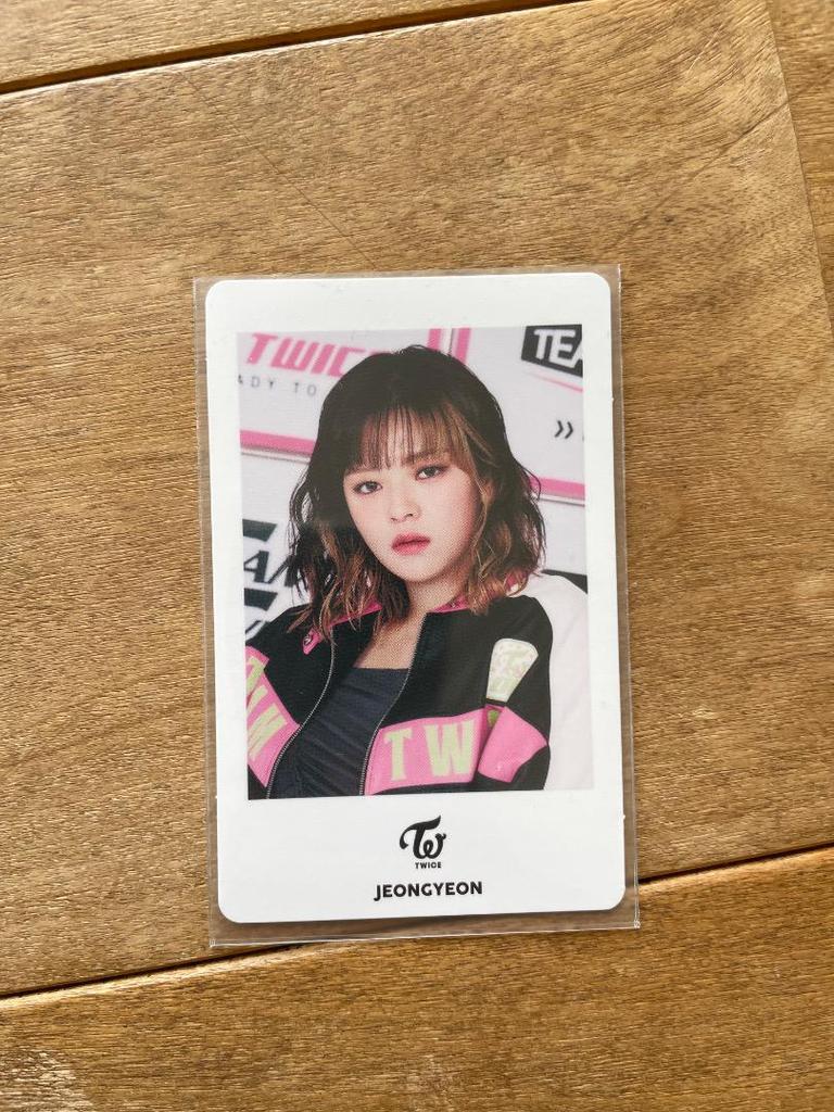 [USED] Ready to Be Jeongyeon trading card