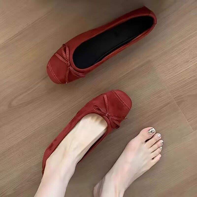 Red Single Shoes Women's Shallow Soft Leather Ballet Shoes Ladyshoes Flat French Small Red Shoes Doudou Shoes Grandma Shoes Wedding Shoes