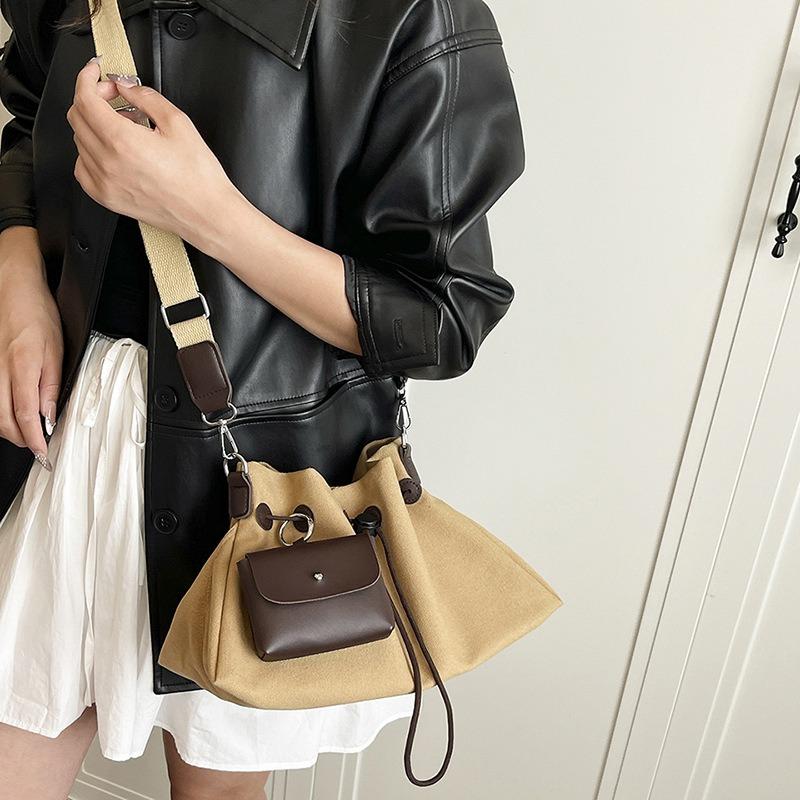 Canvas bag women's large-capacity new autumn and winter drawstring shoulder messenger bag premium pleated bucket bag