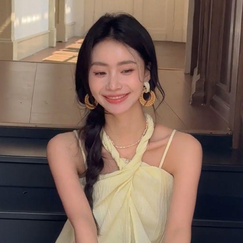 

French Style Retro Bamboo Rattan Straw Earrings Bohemia Style Vacation Style Personalized and Temperamental Stud Earrings Fashion New Earrings Curry