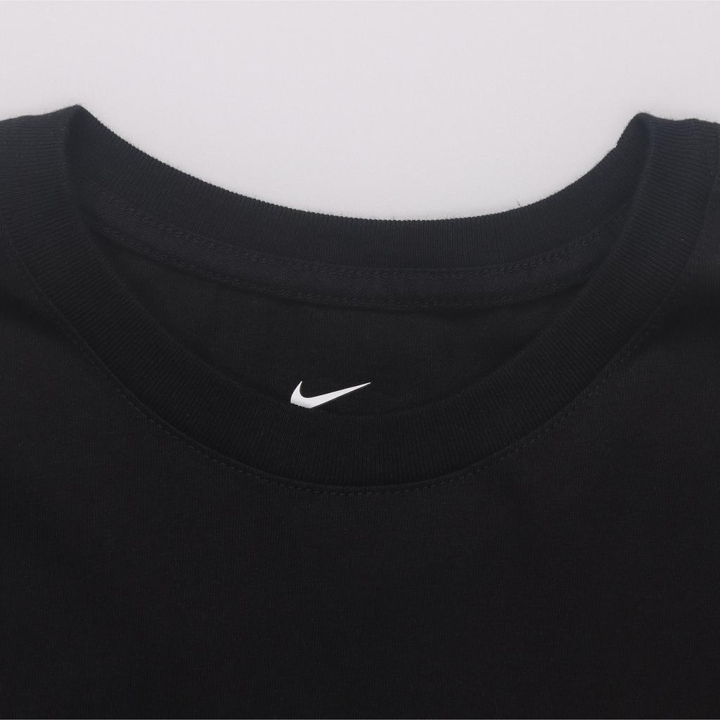 Nike Pánske tričko s krátkym rukávom a okrúhlym výstrihom, čierne, s potlačou kresleného filmu Space Jam na zadnej strane, DH3826-010
