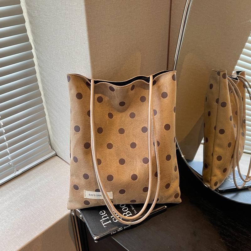 Dot-pattern Shoulder Bag - Ideal for Commuting To Work, Stylish and Casual, with Ample Capacity for A Tote Bag
