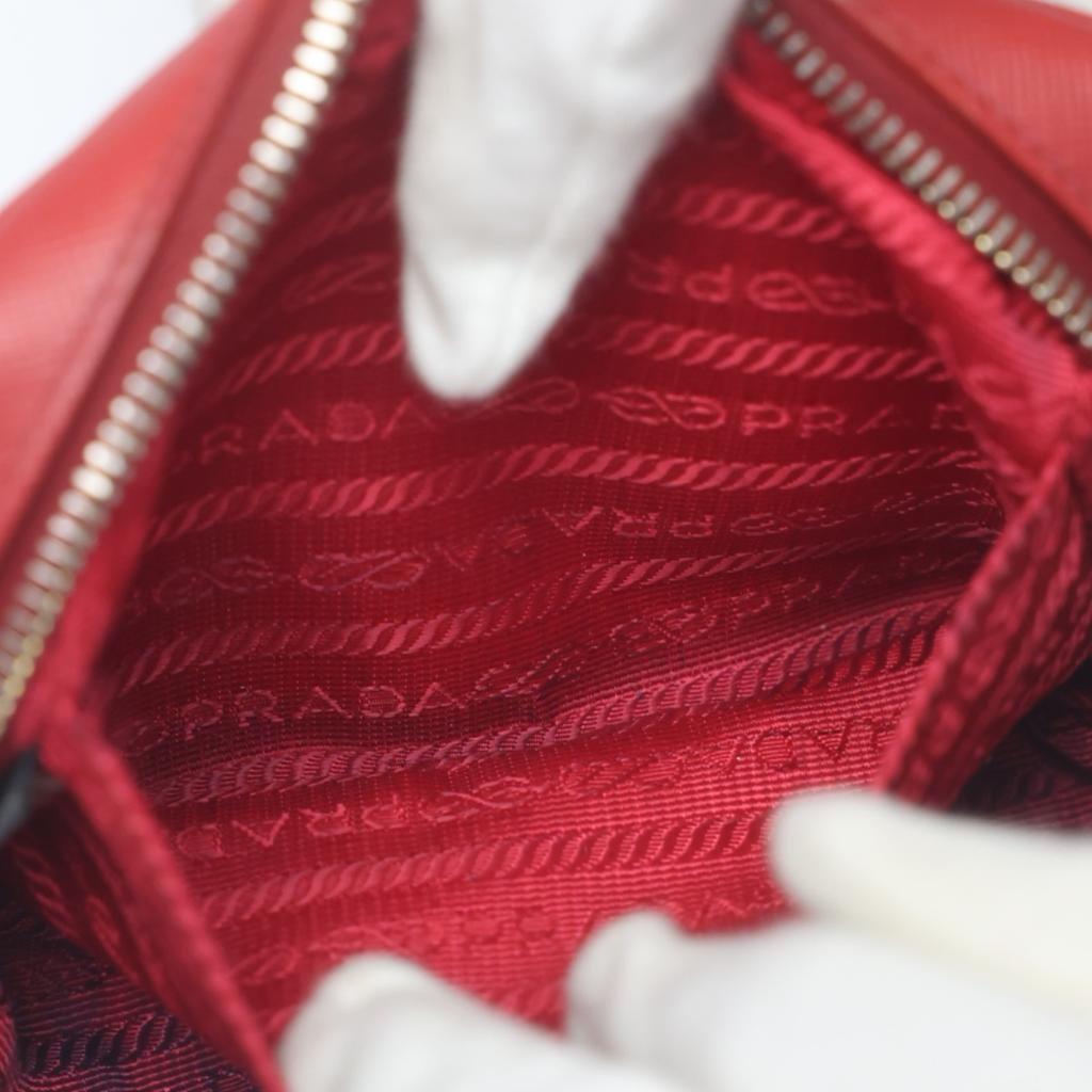 Prada Camera Vitello Phoenix Shoulder Bag Leather Red Women 1N1674 Used