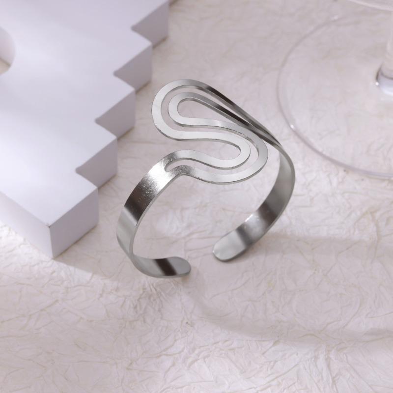 Folded Smooth Open Bracelet Fashion Light Luxury Temperament Bracelet Niche Versatile High-end Sense Jewelry Women