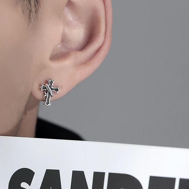 Trendy men's earrings, stylish and unique cross-shaped single earring for cool men