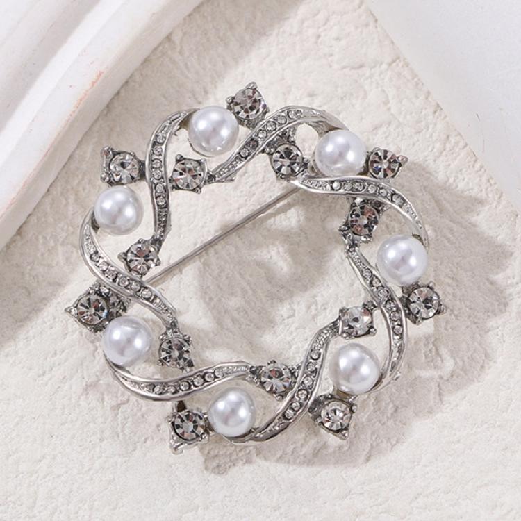 Pearls Wreath Brooch Pins for Women Elegant Badge Breastpin All-Matching Lapel Pins Fashion Badge Pins