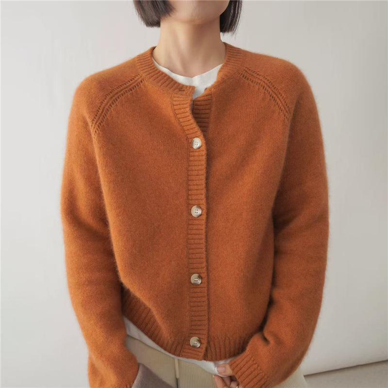 Women's Pure Wool Knit Cardigan: Autumn/Winter Long Sleeve, Round Neck, Thickened Sweater for a Slimming, Loose Fit.