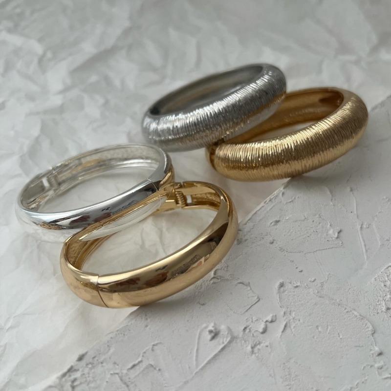 Open Bracelet Jewelry Fashion Smooth Surface Simple Metal Wind Wide Version Round Spring Bracelet Women