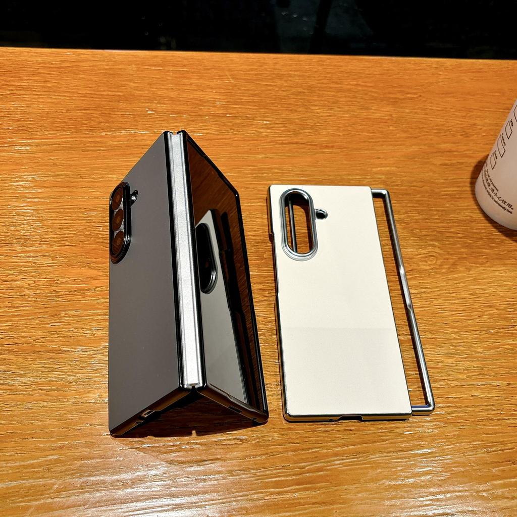 Husă Flip din Piele Placată cu Metal pentru Samsung Galaxy Z Fold 7